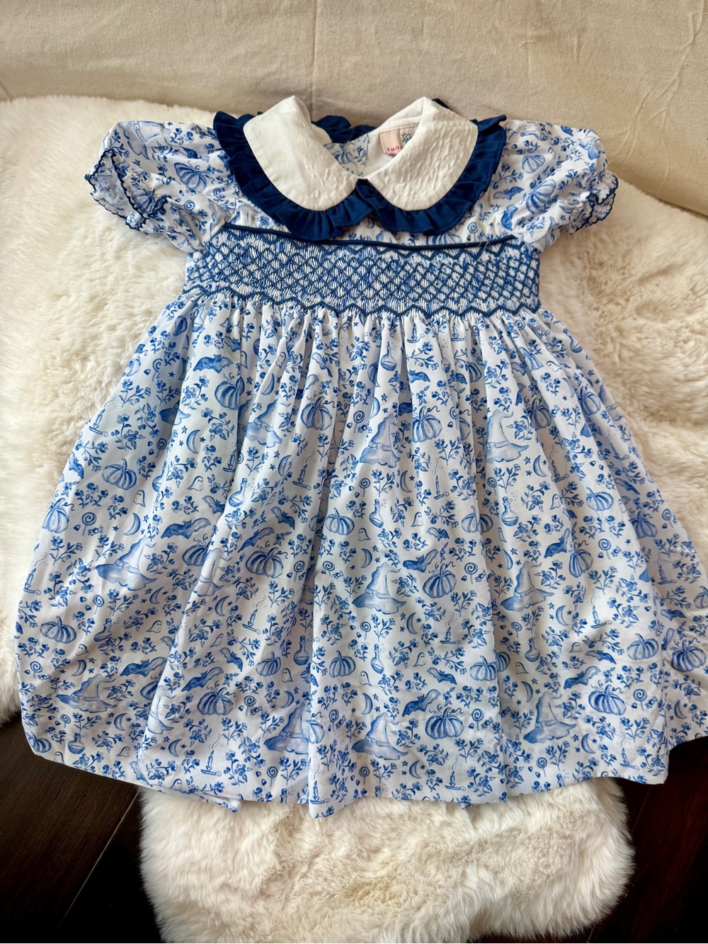 Smockingbird Girls, Sz 4, Blue & White Smocked Halloween Motif Dress